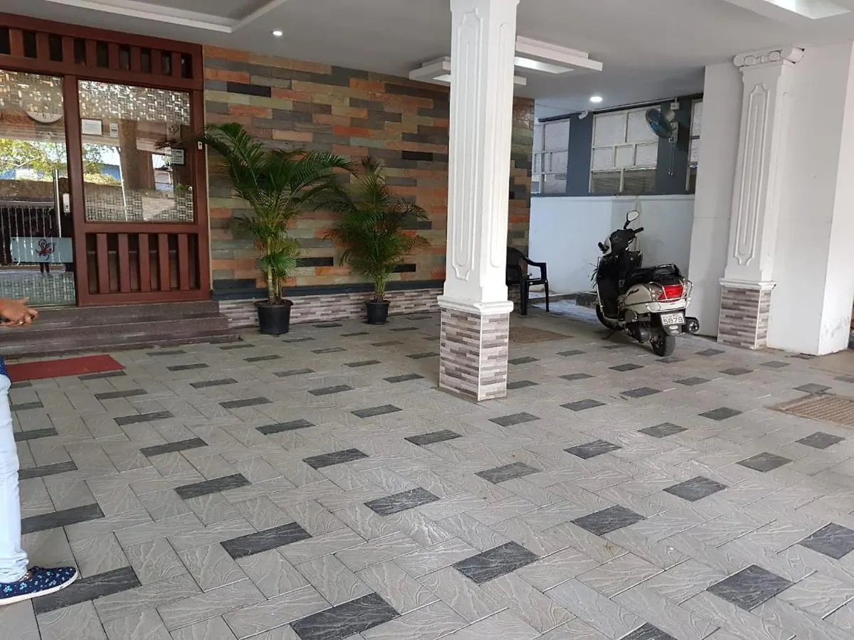 アパート KochiShalom Residencyアパートメント